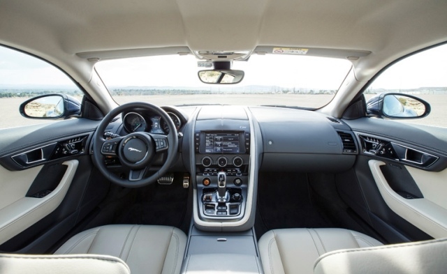 Jaguar-F-Type-das-coupe-drinnen