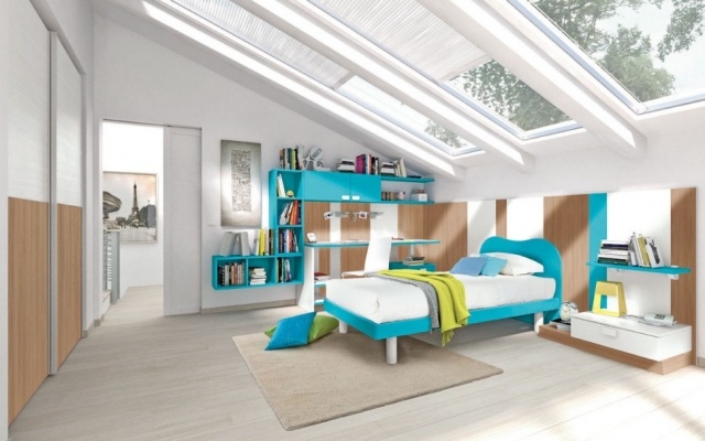 Jugendzimmer-wandgestaltung-holzpaneele-blaue-dekorative-elemente-ideen
