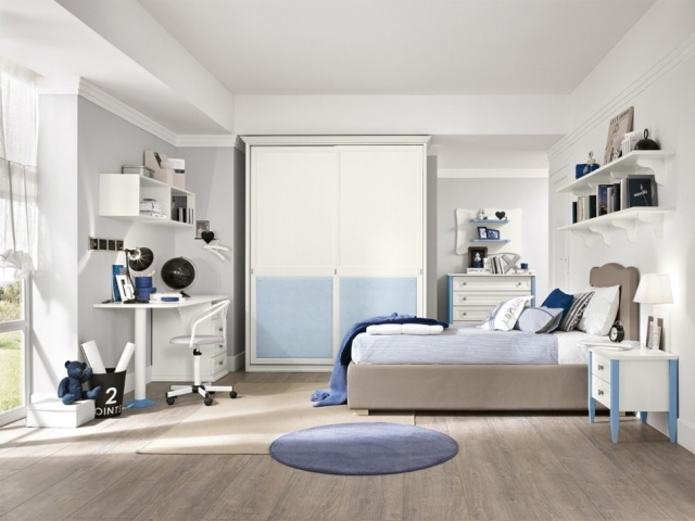 Jungenzimmer-Design-Einrichtung-Heller-Laminatboden-Schreibtisch-Weiß