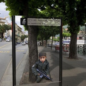 Straßen-Bilder-Kampagne-Kinder-und-Gewehr