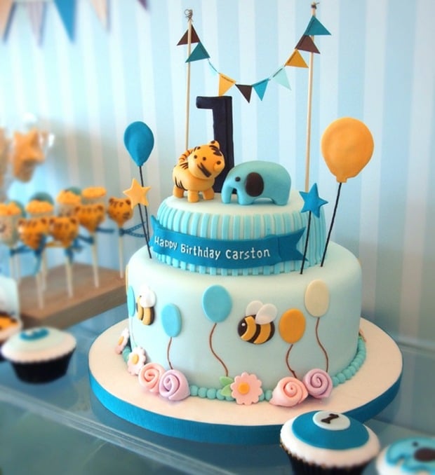 Kindergeburtstag-Baby-Junge-Motivtorte-Zirkus-Elephant-Tiger-Zuckerfiguren-Bienen-Ballonen-Aufleger