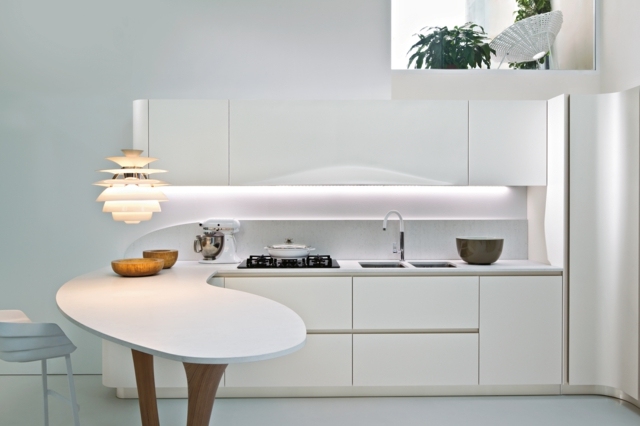 weiße Ola Küchenzeile Essplatz inspiriert Ferrari