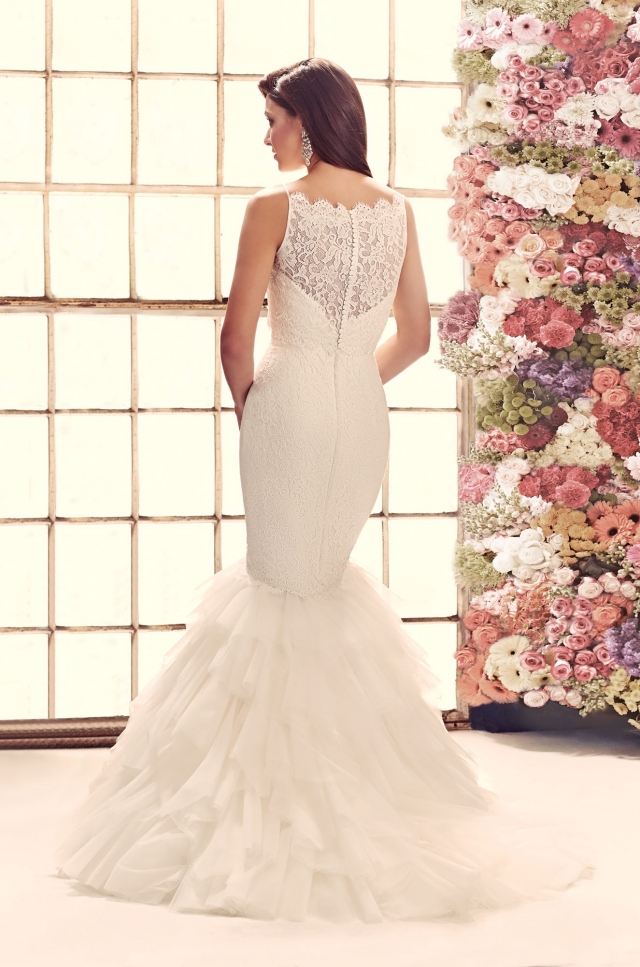 Langes-Plissee-Hochzeitskleid-weiß-Rücken-Spitze-Design-Mikaella