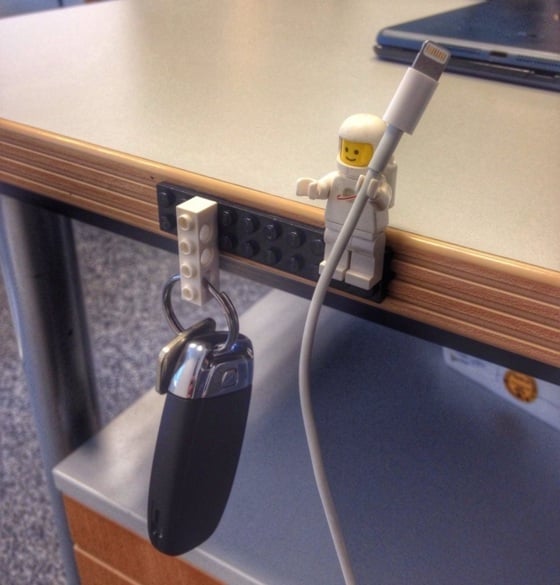 Schlüsselanhänger-Bürotisch-Lego-Kinderspielzeug