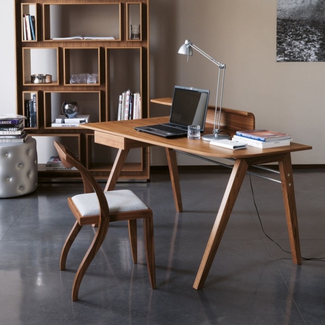 Massivholz-Möbel-Design-Porada-schreibtisch-Holzstuhl-Arlekin-armlehnen