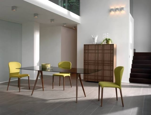 Massivholz-Möbel-porada-stilvolles-wohnambiente-stühle-sideboards-spiegel