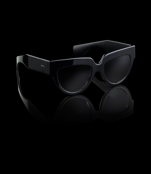Prada-Damen-Sonnenbrille-Modelle-mit-Hauch-Minimalismus