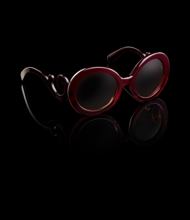 Runde-Sonnenbrille-Prada-trendy-Looks-hoher-UV-Schutz-rund-rot
