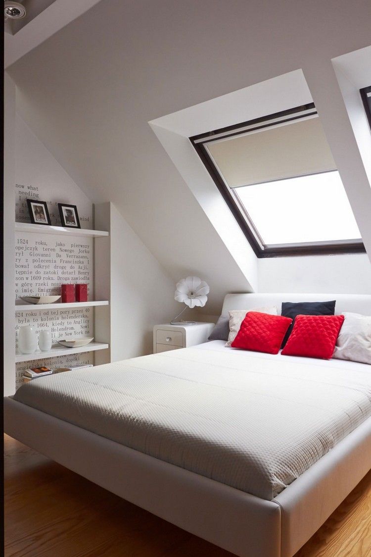 Schlafzimmergestaltung-Dachschraege-polsterbett-wandregale-nische