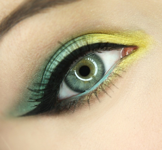 Sommer-leichtes-Make-Up-Augen-gelb-grün-schön-mattiert-Haut-Teint