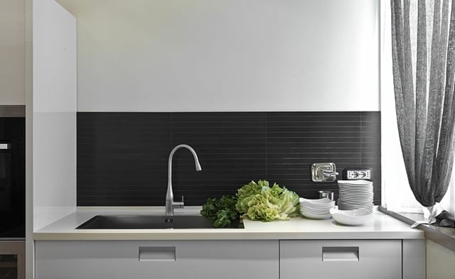 Küche Ideen schwarze Tafelfarbe Metall Schränke