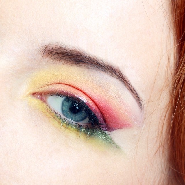 Trend-Farben-sommer-2014-augen-schminke-extravagant-auftragen-ideen