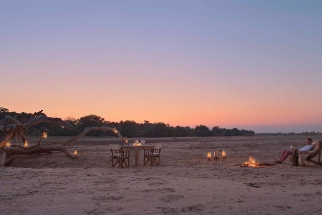 afrikanische-Wildnis-erleben- Sonnenuntergang-Chinzombo-Safari-Lodge-Sambia