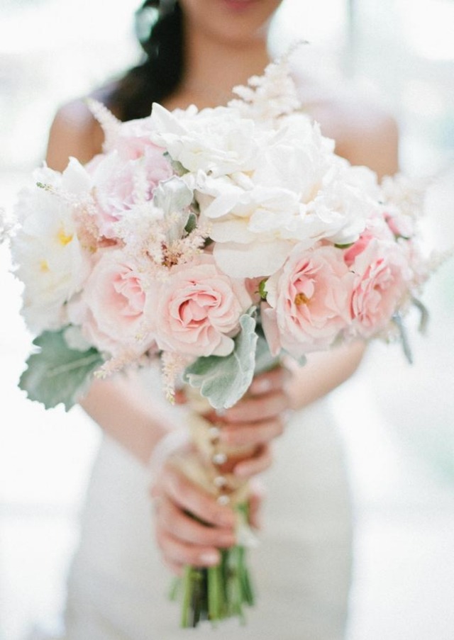 brautstrauß mit weißen rosen ideen-bilder romantisch schnittblumen