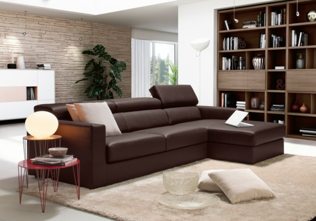 Wandbeleuchtung-Sofa-Design-Möbel-Kissen-heller-Teppich
