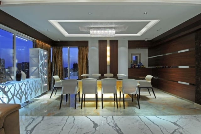 esszimmer-luxus-einrichtung-marmor-boden-indirekte-beleuchtung