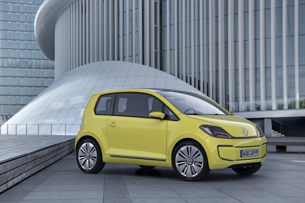 REifen-Lichter-Coupe-gelbes-VW-E-UP