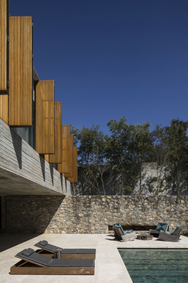 Haus Mit Holzfassade Fugt Sich Ins Landliche Gebiet Ein