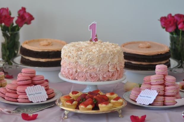 Baby-Geburtstag-Torte-Joghurt-Keksen-Ideen