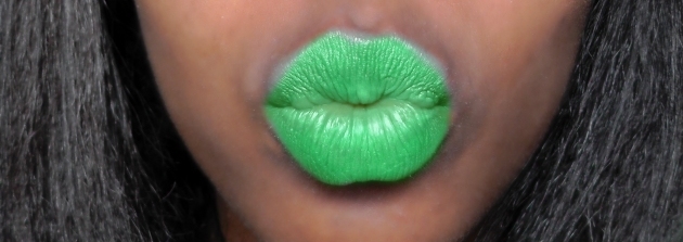 grüne-lippen-farb-stift-effekt-nah