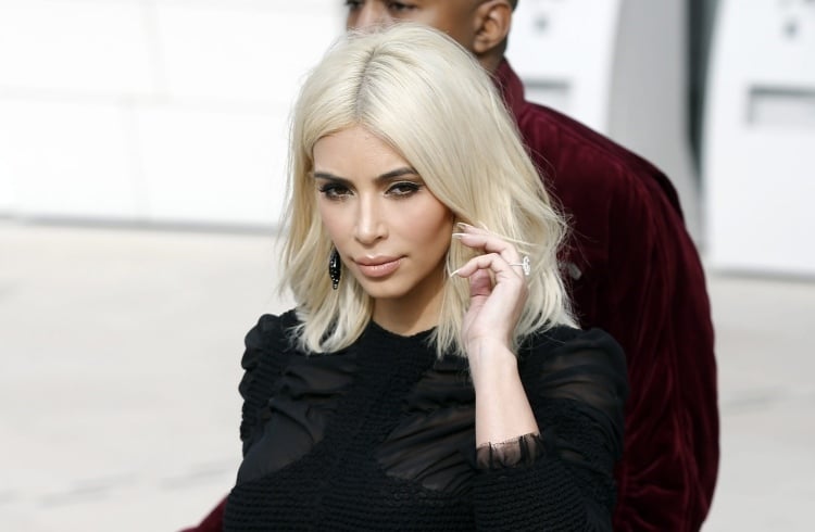 haarfarben-2014-trends-platin-blond-kim-kardashian-mittelscheitel