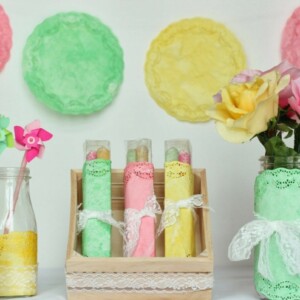 ideen für die babyparty spitzendeckchen papier bunt pastell deko