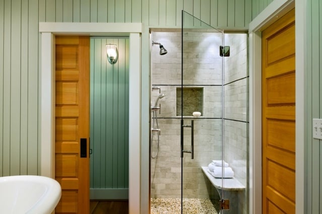 Kleines Badezimmer einrichten - mit diesen Tipps Platz sparen!