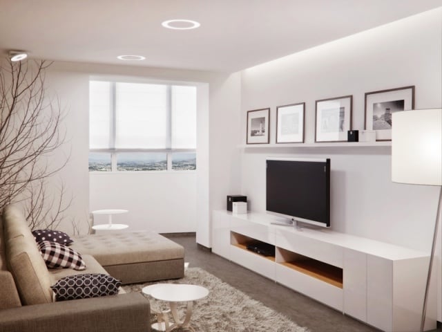 kleines-wohnzimmer-weiss-lack-tv-unterschrank-beige-sofa