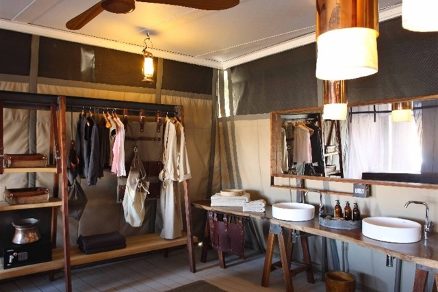 luxus-camp-safari-lodge-badezimmer-rusikale-details-schnallen-aufsatzbecken