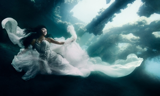 meer-jungfrau-von-wong-fotografie-idee-unterwasser
