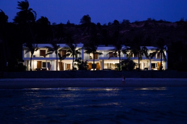 nachtbeleuchtung luxus-ferienvillen oceanique-blick-vom-meer