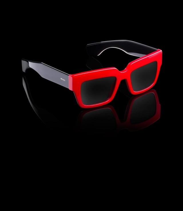 prada-2014-damenkollektion-quadratische-sonnenbrille-rot