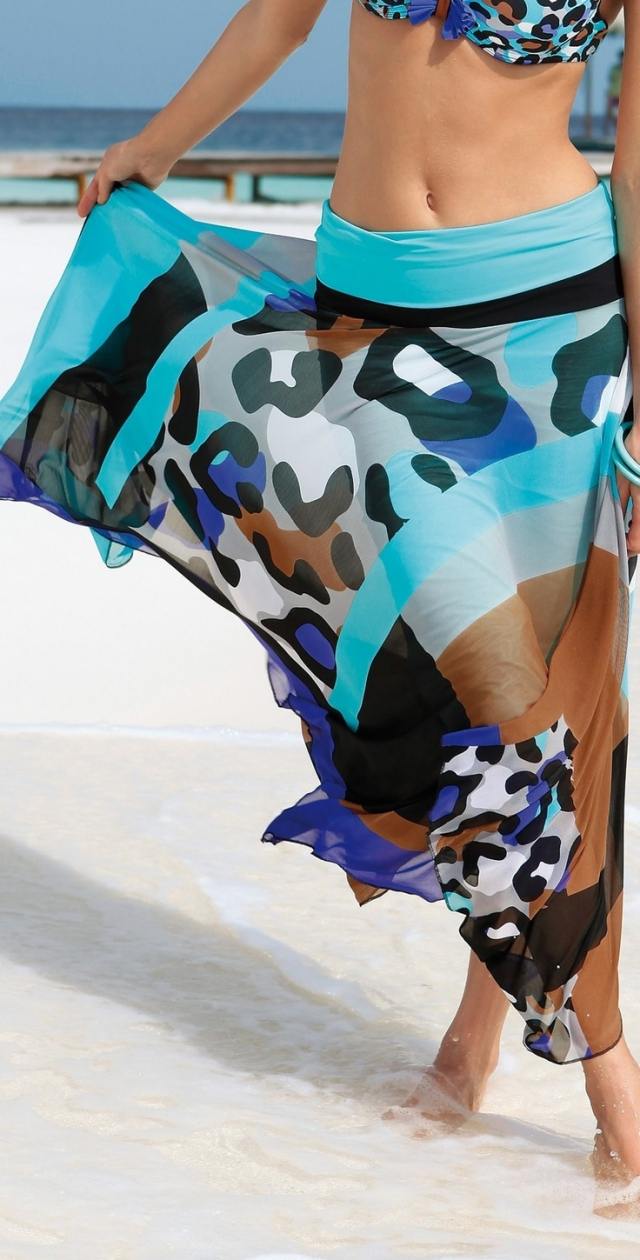 strandmode 2014 heisse-outfits-idee-strandrock-transparend-blau-animalprint
