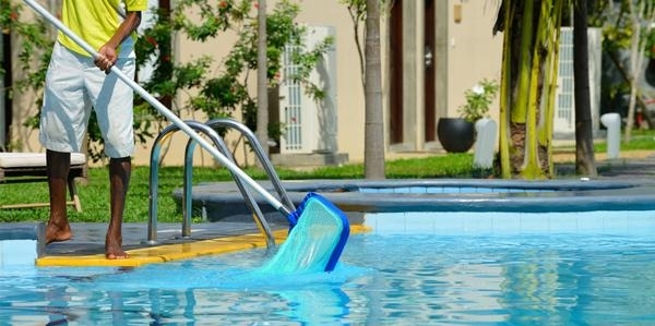 swimming-pool-anleitung-tipps-verbessern-saubern