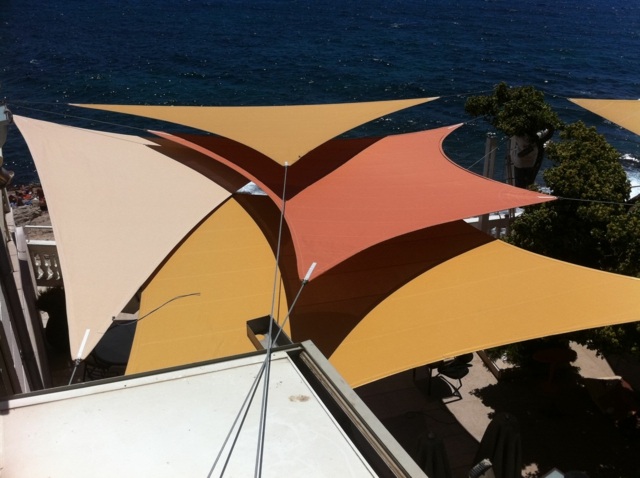 vier Sonnensegel kombinieren Sonnenschutz Terrasse Balkon
