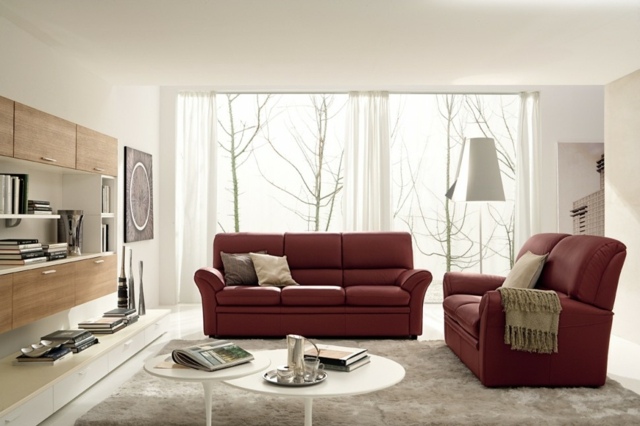 Design-Sofa-Stehlampe-Bäume-Landschaft