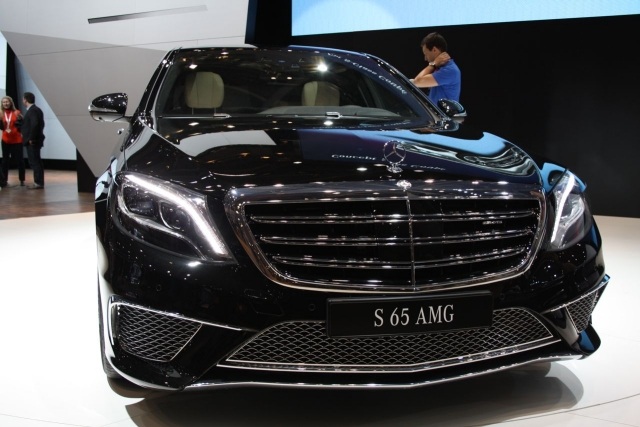 2014-Mercedes-Benz-S65-AMG-frontal-ausstellung