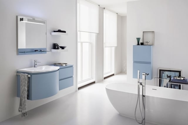 Arbi-Badezimmer-Kollektionen-moderne-Wanne-freistehend-blaue-Wandschränke