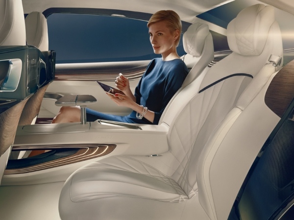 BMW-Future-Luxury-seiten-bild-couipe-interior