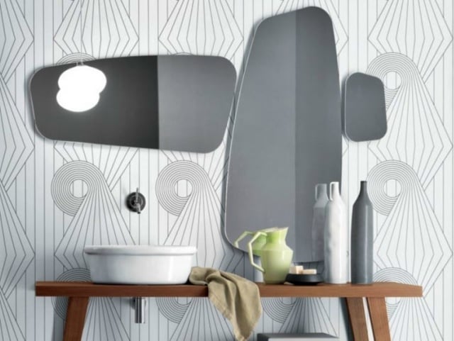 Badezimmer-moderner-wandspiegel-mit-licht-abgerundete-kanten-FALPER