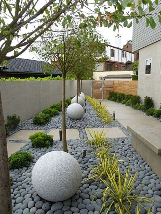 Betonplatten-Schotter-Belag-Garten-Design-der-Architektur-entsprechend