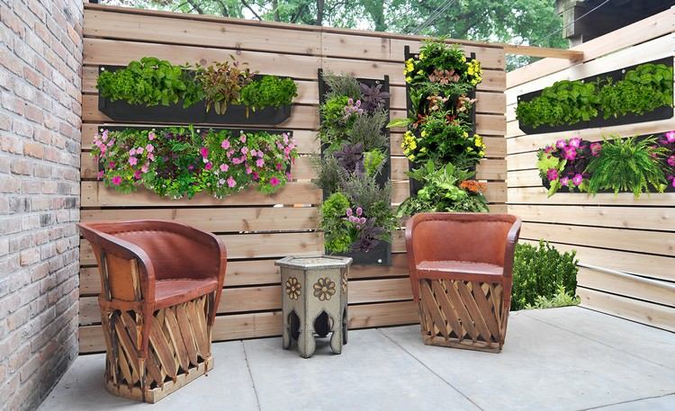 DIY Ideen für den Garten holz-sichtschutzzaun-vertikaler-garten