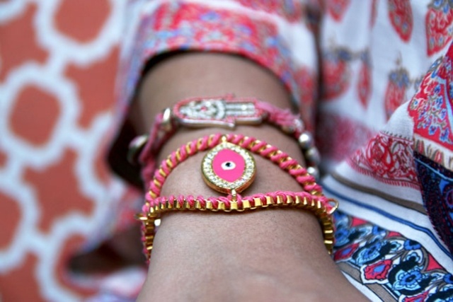DIY-pink-dekoriert-armband-auge-hand