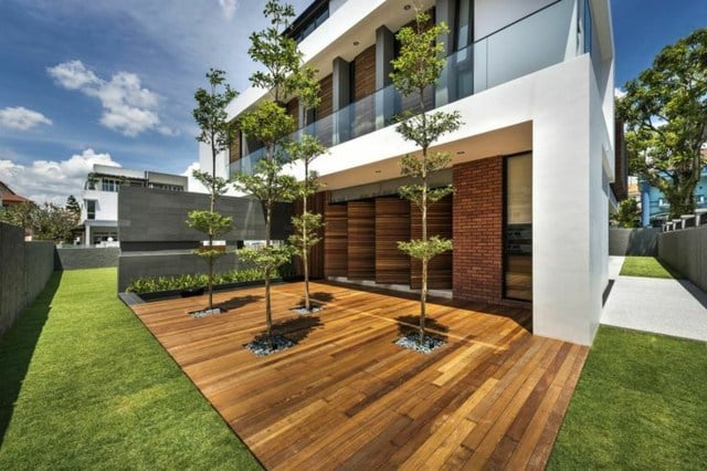 Holzterrasse moderne Fassade schönes Design