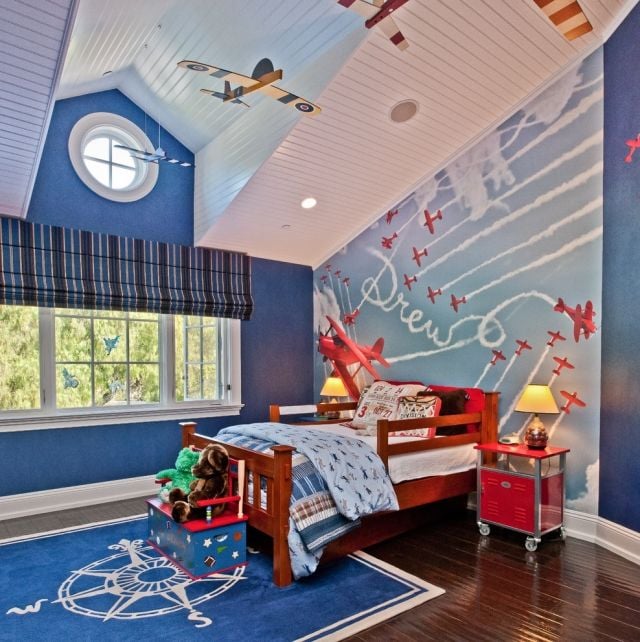 Kinderzimmer-Dekoration-von-Decke-abgependelt-Flugzeuge-Spielzeuge-Ideen