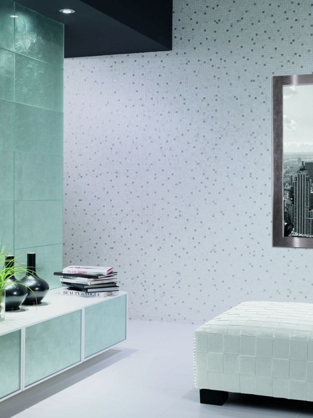Kleinformatige-Fliesen-Mosaik-Gestaltungsideen-Badezimmerwände