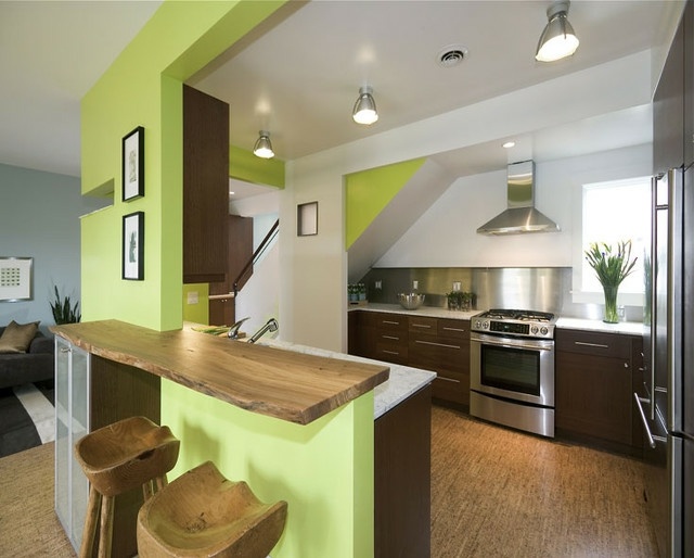 Küche Holz Arbeitsplatte modern dunkle braune Farbe