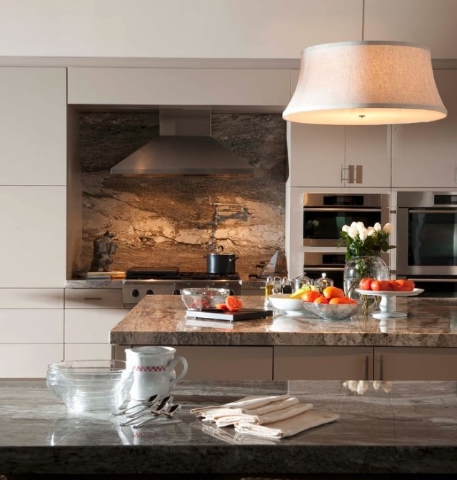 Marmor-Rückwand-Verkleidung-Gestaltungsideen-moderne-küche