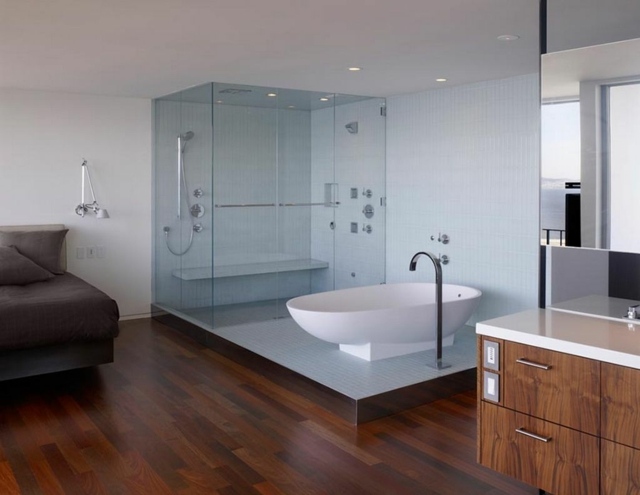 Modernes-Badezimmerbereich-Fußboden-Holzparkett