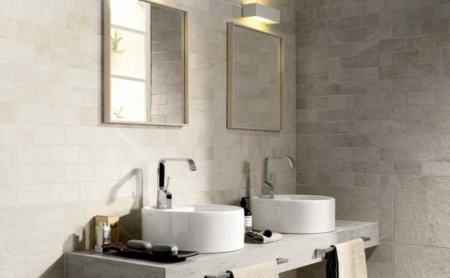 zwei-Waschbecken-rund-modernes-Badezimmer-Fliesen-Naturstein